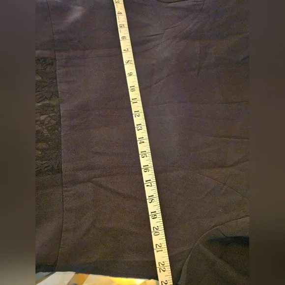 The Pyramid Collection Black Lace Women's Lined Blazer. - Picture 15 of 16